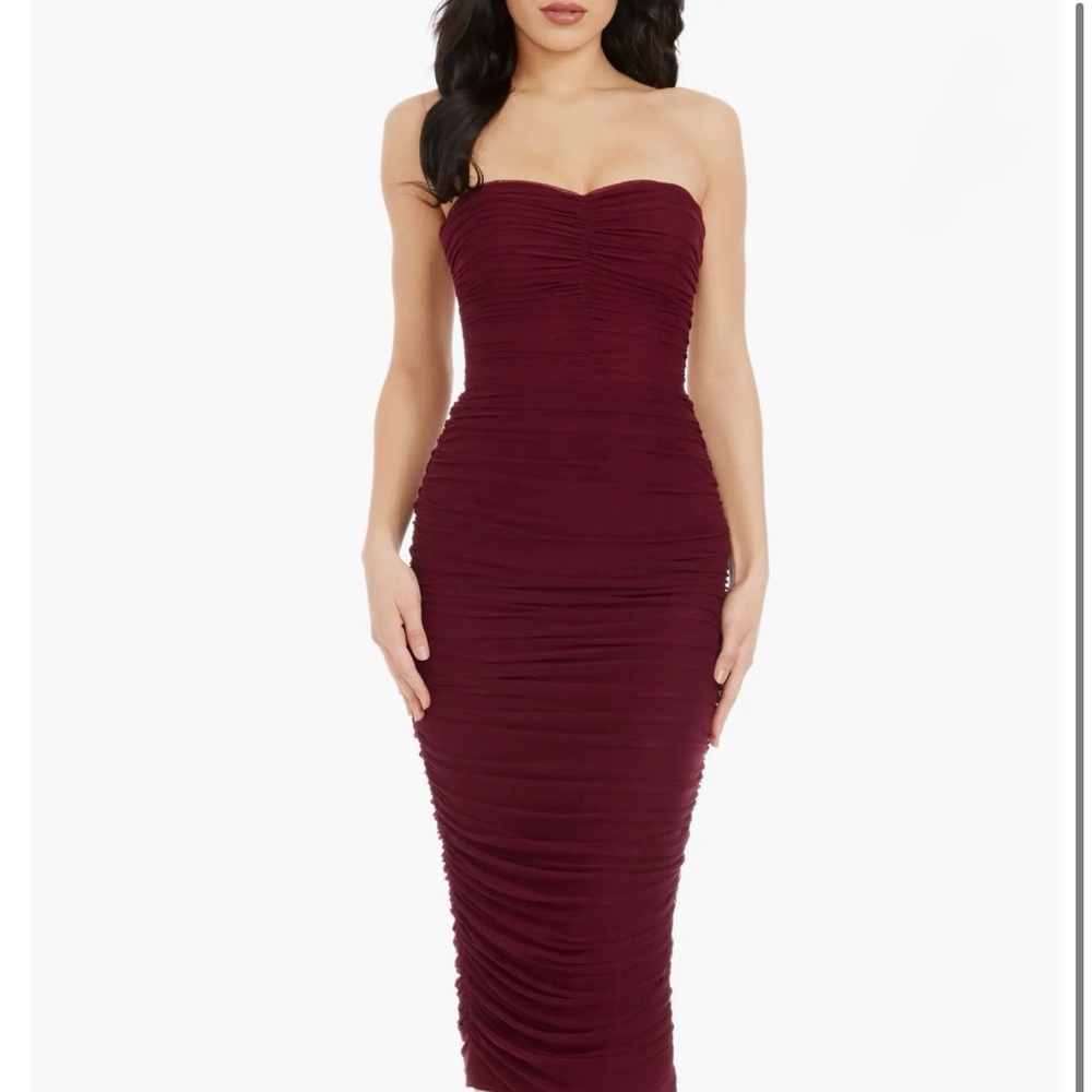 ✨ Dress the Population Strapless Burgundy Midi Dress ✨